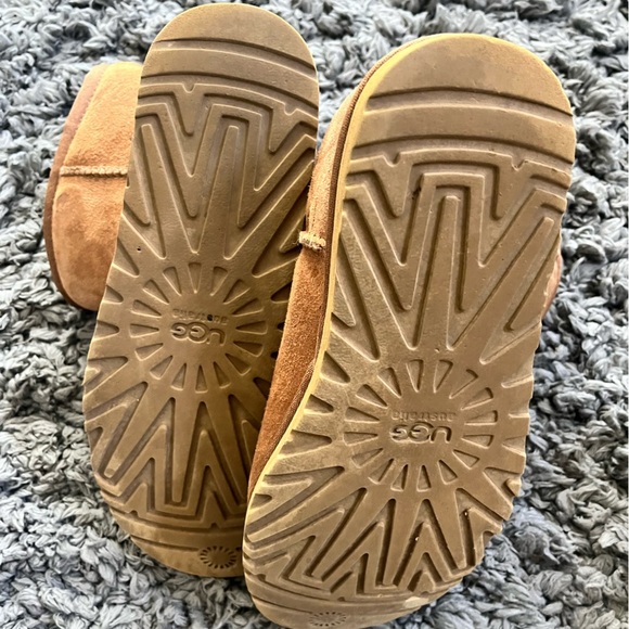 UGG BOOTS SIZE 6 - Picture 3 of 4